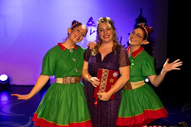 Tina Brouwers zingt in kerstsfeer